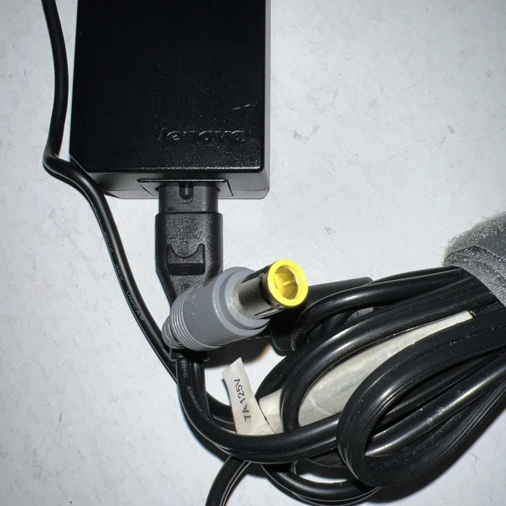 Lenovo 92P1105 AC Adapter 90W 20V Power Supply Charger – FRU 42T5000, Barrel Tip